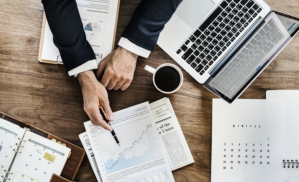 financial auditor's desktop